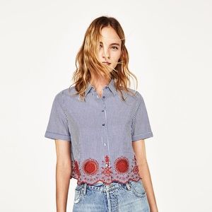 Cropped Zara shirt with red embroidery